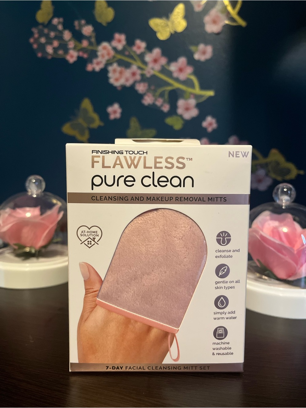 Finishing Touch Flawless Pure Clean Cleansing Mitts - Pink